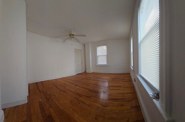 Living room - 41 Collins St