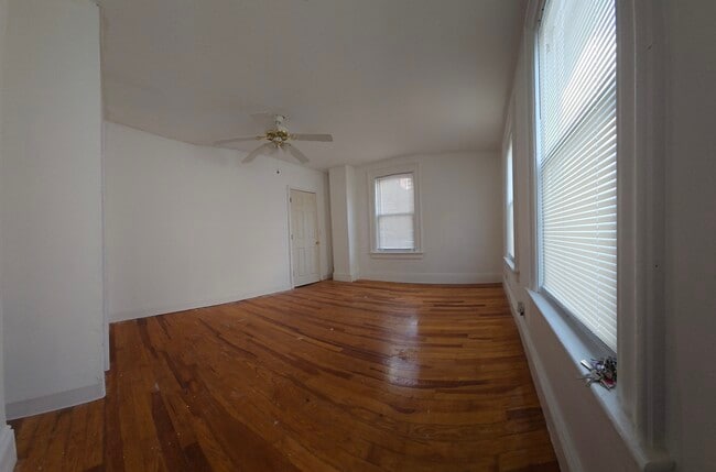 Living room - 41 Collins St