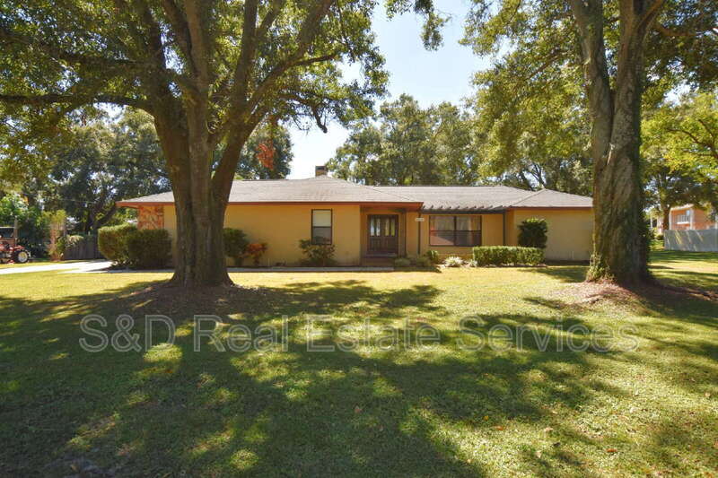 Primary Photo - 1715 High Point Dr