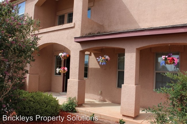Foto del edificio - 4 br, 3 bath House - 105 Alero Cir NE