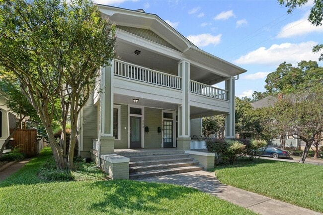 Building Photo - 301 S Edgefield Ave