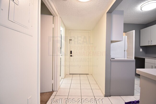 Foto del edificio - 20741 NE 4th Ct