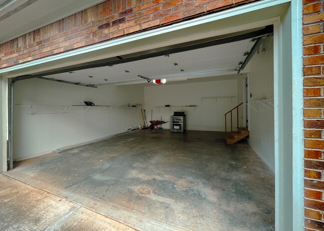 Garage - 330 Fountainmist Trail