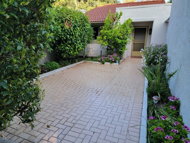 Foto del edificio - 55+ senior Community 3 br 2 bath 2 Car Garage