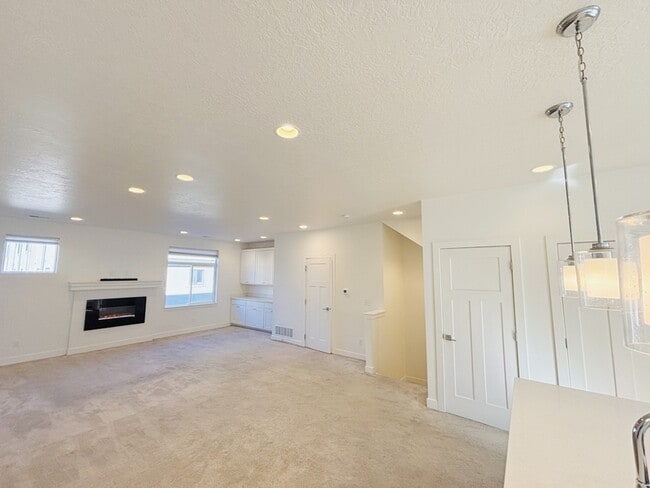 Photo - 3883 Komenda Ct Townhome