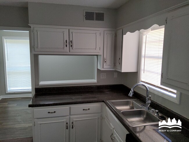 Foto del edificio - 6423 Oak Park Dr