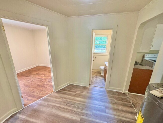 Foto del edificio - Statesville West - 2BR/1BA