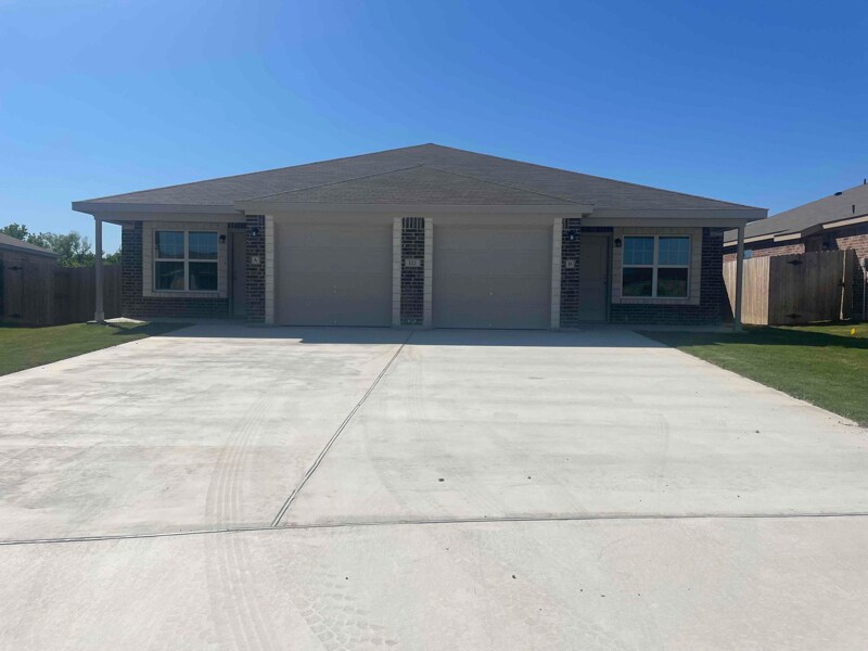 122 Dolphin St Unit B, Temple, TX 76501 Room for Rent in Temple, TX