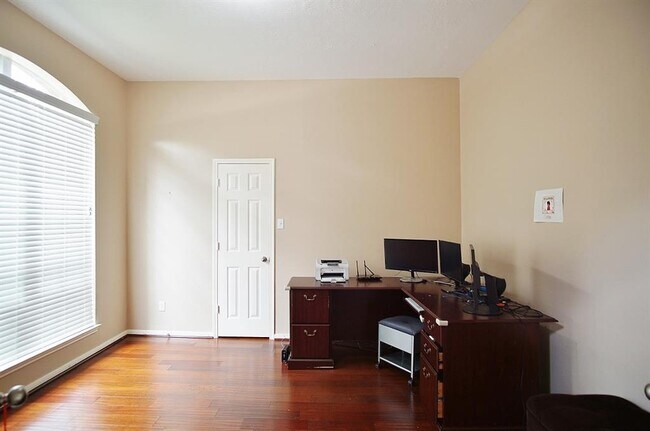 Building Photo - 23911 Seventh Heaven