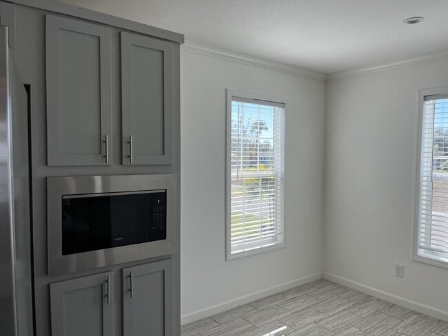 Building Photo - 3614 Vine Trl