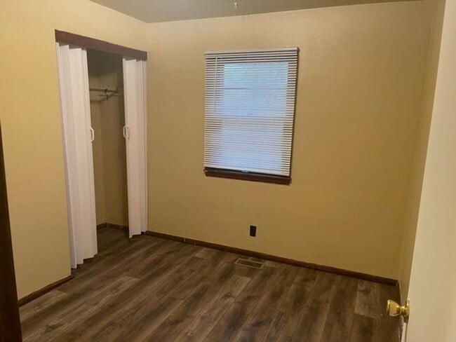 Foto del edificio - 1405 Holly Hill Dr