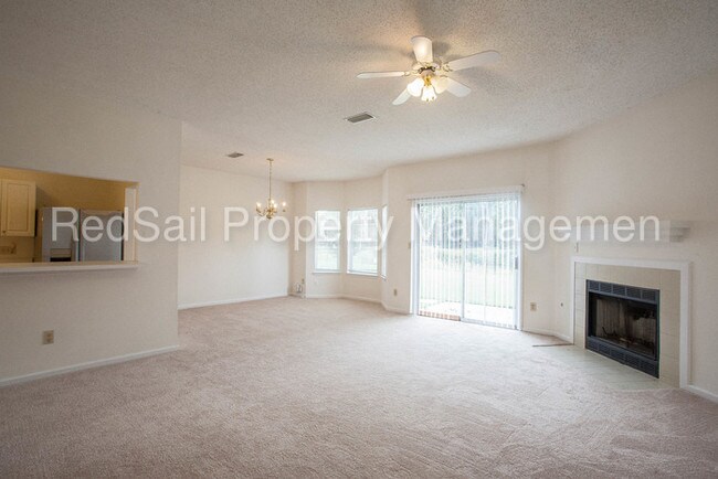 Building Photo - 1354 Lake Dr