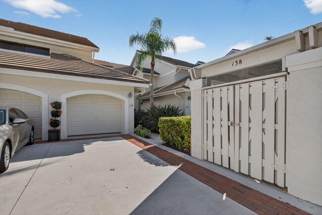 Foto del edificio - 3940 Back Bay Dr