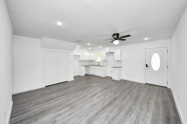 Foto del edificio - 2322 Wavell St