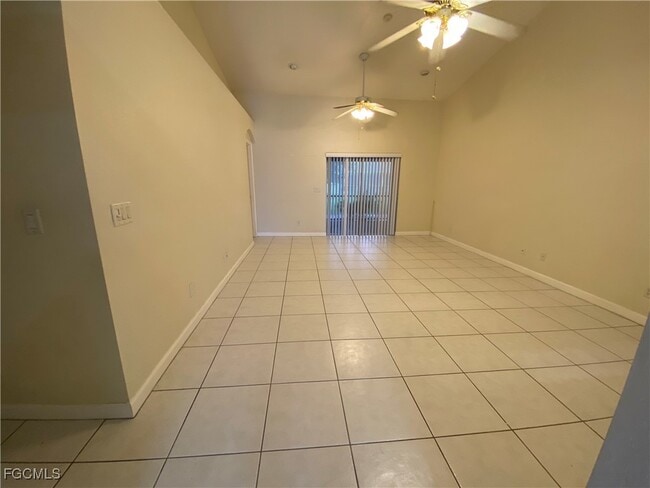 Foto del edificio - 909 SE 14th St