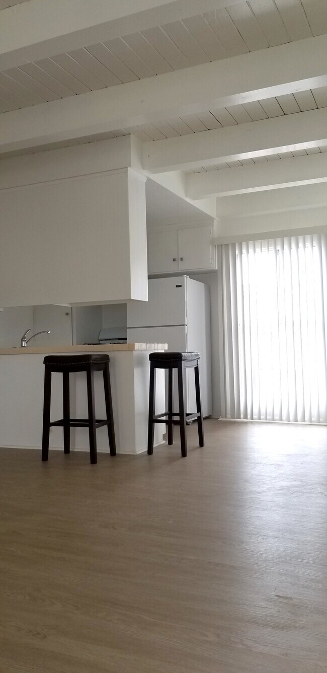 LR 5 - 520 Hermosa Ave