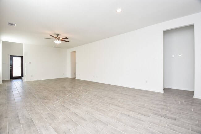 Building Photo - 5714 Tabula Rasa Dr
