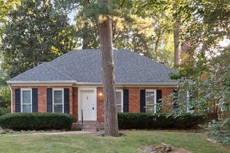 Building Photo - 3405 Hillvale Rd