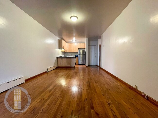 Building Photo - 577 Warren St