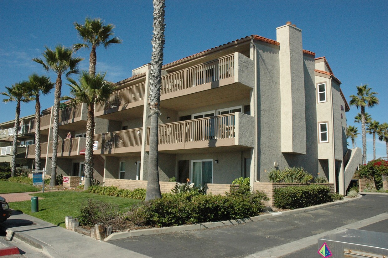 Primary Photo - 3150 Ocean St