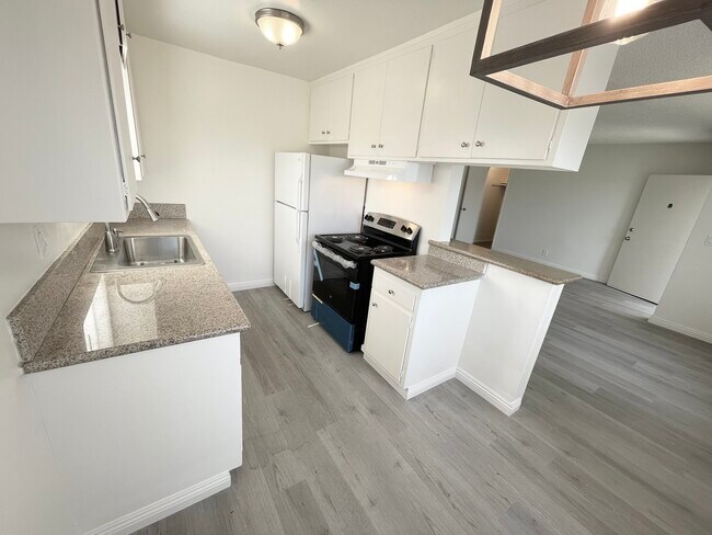 2111 Locust Ave. | View of Kitchen Area - 2111 Locust Ave
