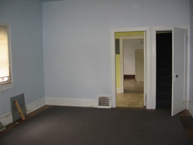 Building Photo - HardDup (Duplex)