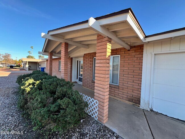 Building Photo - 551 W Gail Dr