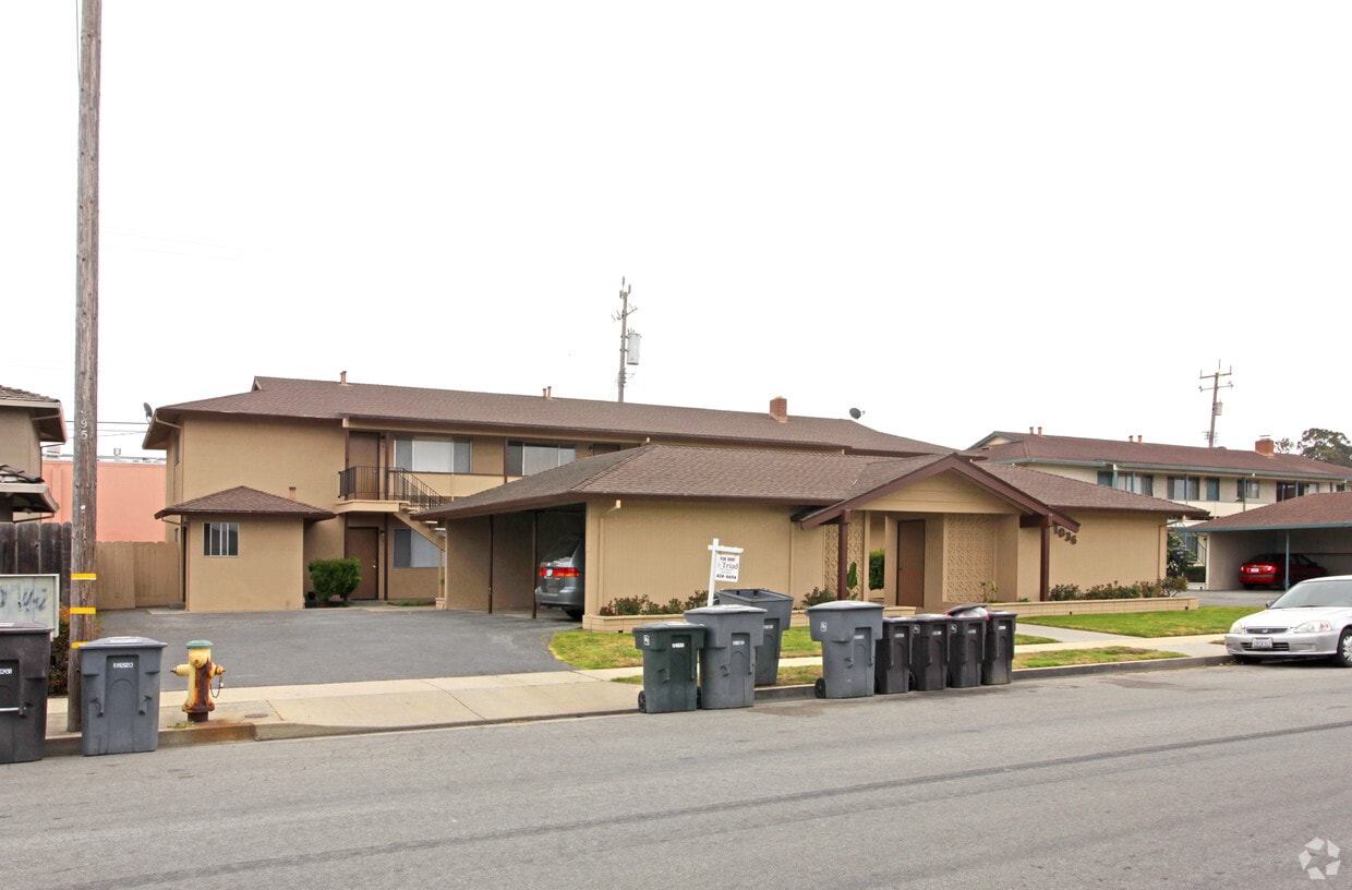 Primary Photo - 1036 Lupin Dr
