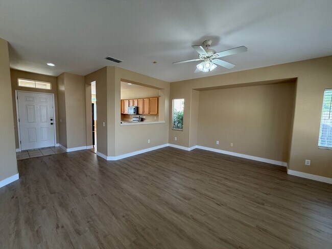 Foto del edificio - Lovely Three Bedroom Home