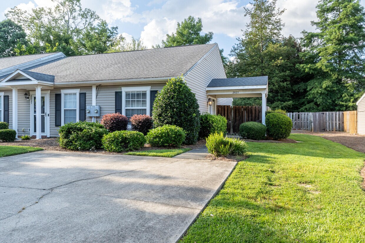 Foto principal - 2023 Summer Valley Way