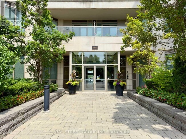 Photo du bâtiment - 2480 Prince Michael Drive