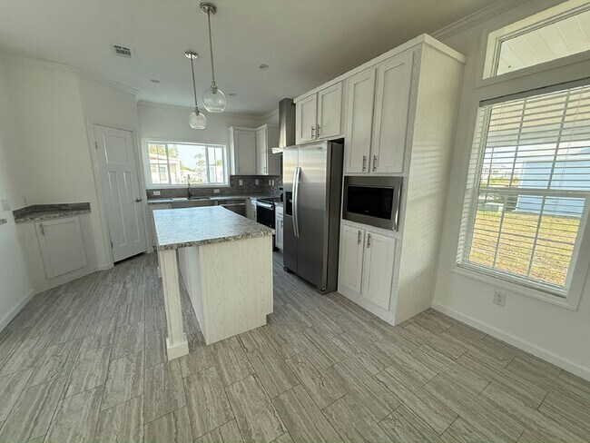 Building Photo - 3518 Campari Dr