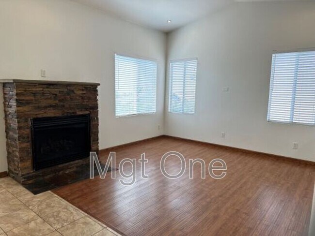 Building Photo - 1067 Regina Way