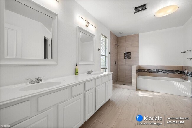Foto del edificio - 4 br, 2.5 bath House - 1418 Nandina Dr