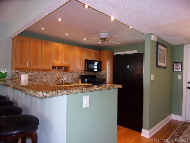 Building Photo - 3010 N Course Dr