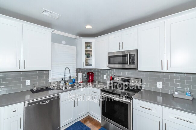 Foto del edificio - 1475 Graham St SW