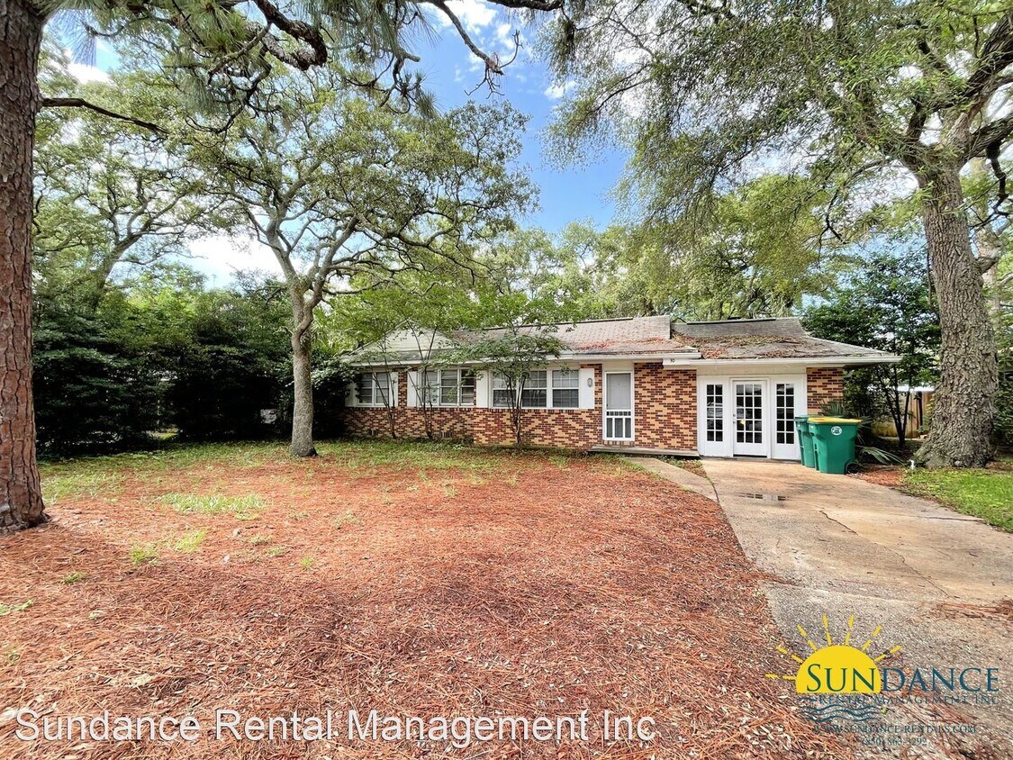 Primary Photo - 2 br, 1.5 bath House - 30 Circle Drive