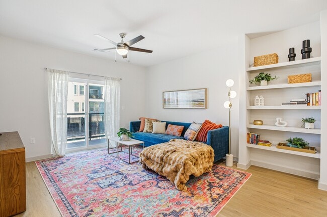 2 habitaciones, 2 baños - 111 m² - Sala de estar - ThreeTwenty at the Vybe