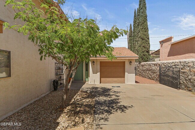 Building Photo - 1807 Gurss Pl