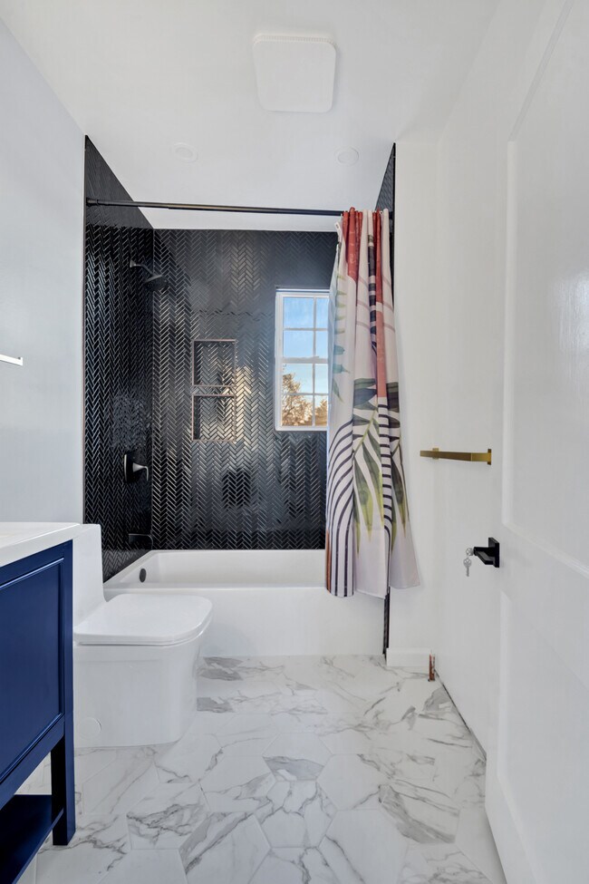 16 Nassau Ave Unit 2nd Floor, Glen Cove, NY 11542 Apartments in Glen