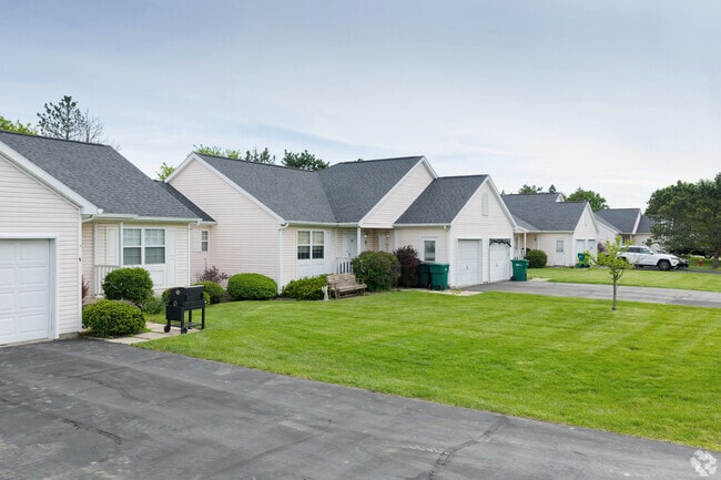 Building Photo - Crystal Commons Townhomes
