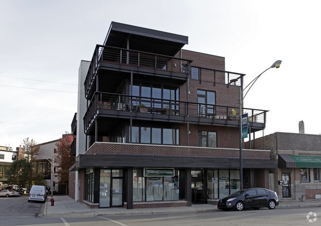 Building Photo - 2299 N Clybourn Ave