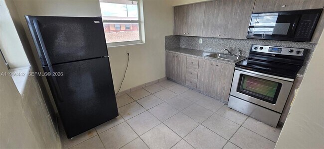 Foto del edificio - 654 W 29th St