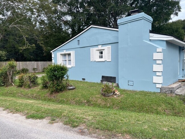 Building Photo - 1960 Ferguson Rd. FOR RENT!