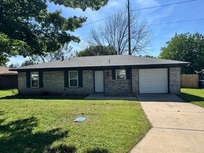 Building Photo - 821 Vernon Ct