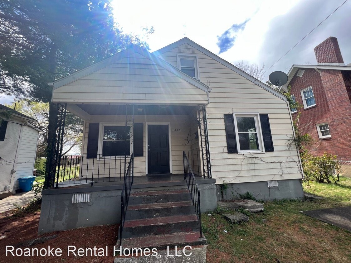 2 br, 1 bath House 1810 Mercer Ave NW House Rental in Roanoke, VA