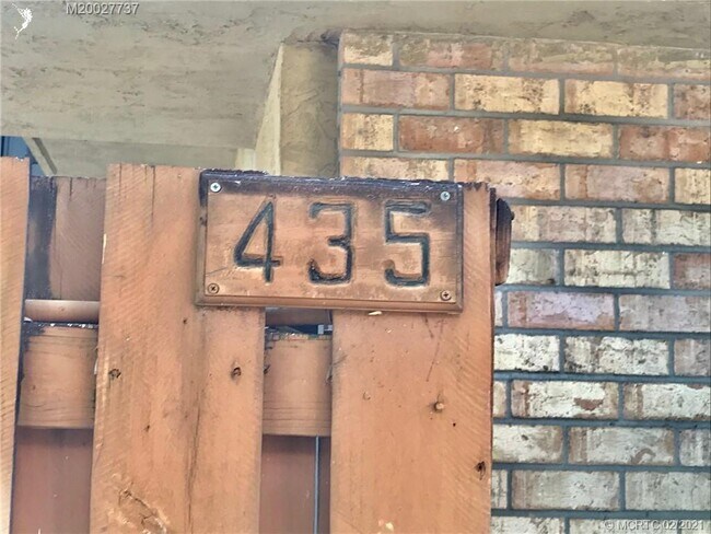 Building Photo - 5602 SE Windsong Ln
