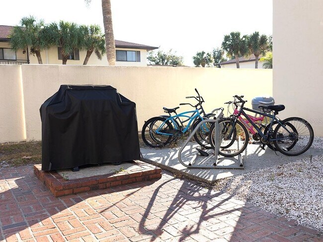 Foto del edificio - 380 Base Ave E