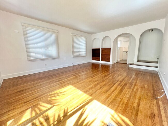 Building Photo - Stunning Ocean & Bay View Two-Story Home on the Long Beach Peninsula