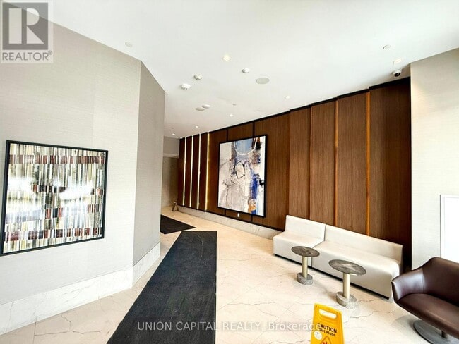 Building Photo - 8 Nahani Way